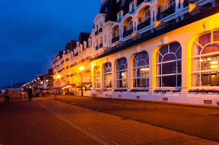 Cabourg - Grand Hotel by night