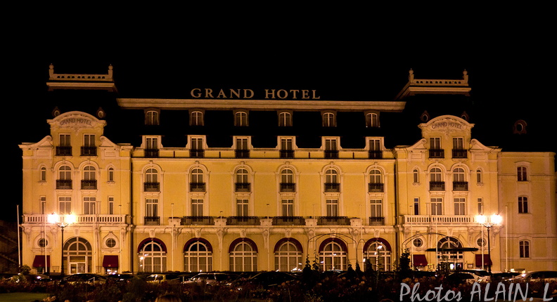 Cabourg - Grand Hotel de nuit.jpg