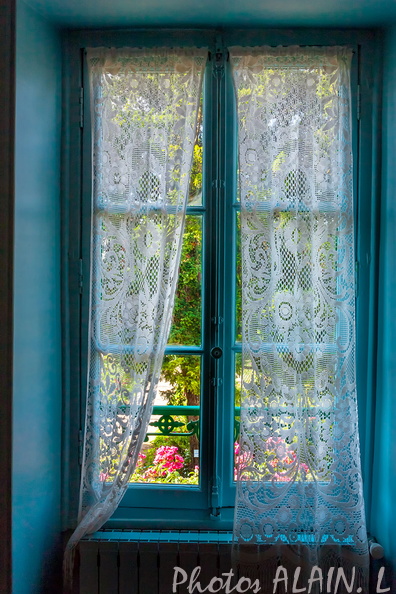 Giverny - Fenetre sur jardin.jpg