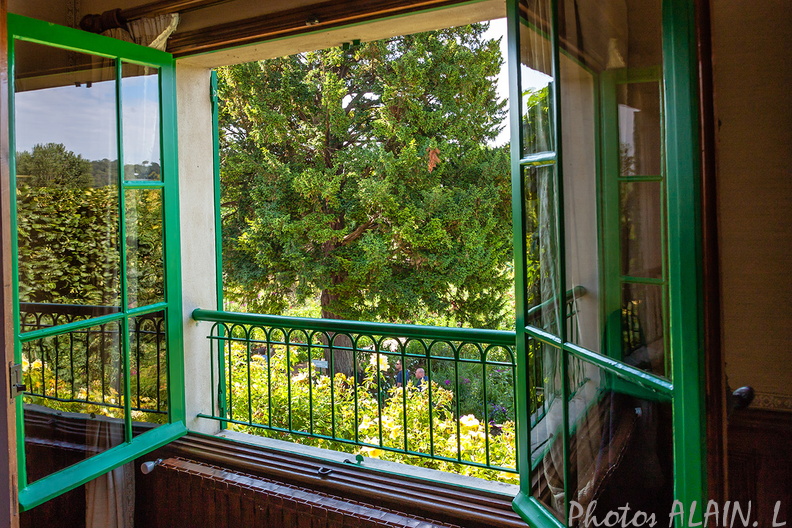 Giverny - Vue jardin par la fenetre.jpg