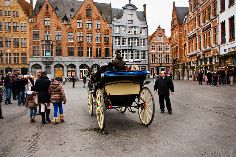 Brugge - Grand Place - Cariole