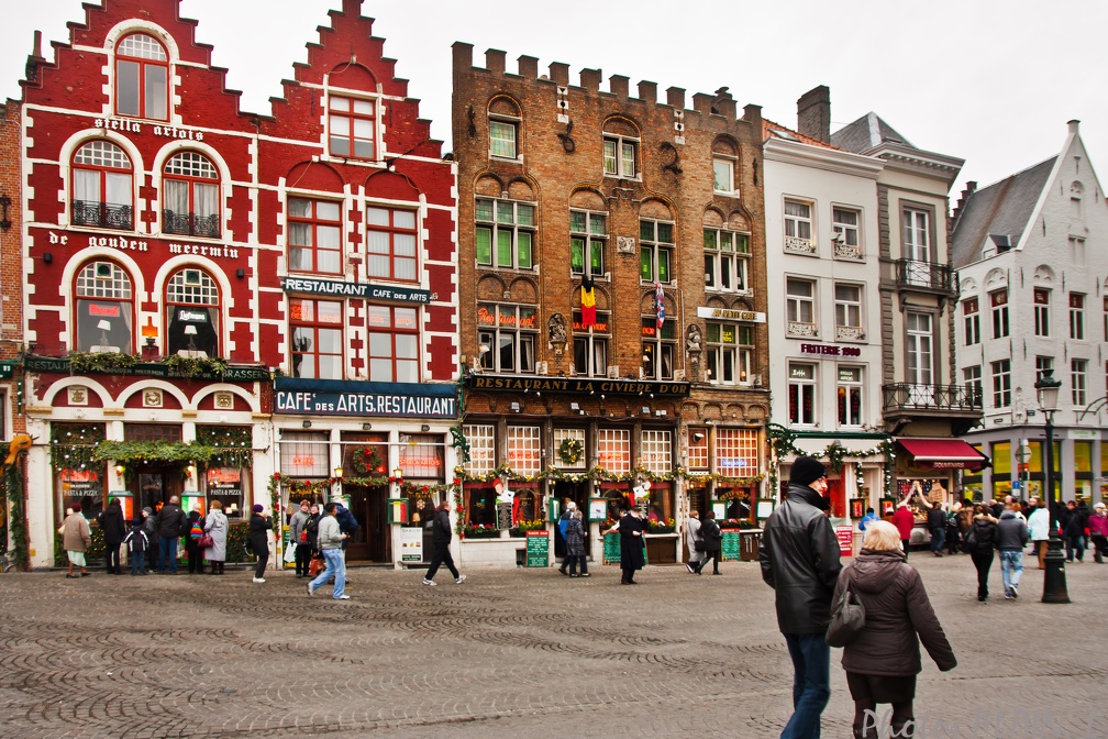 Brugge - Grand Place - Restaurants encore