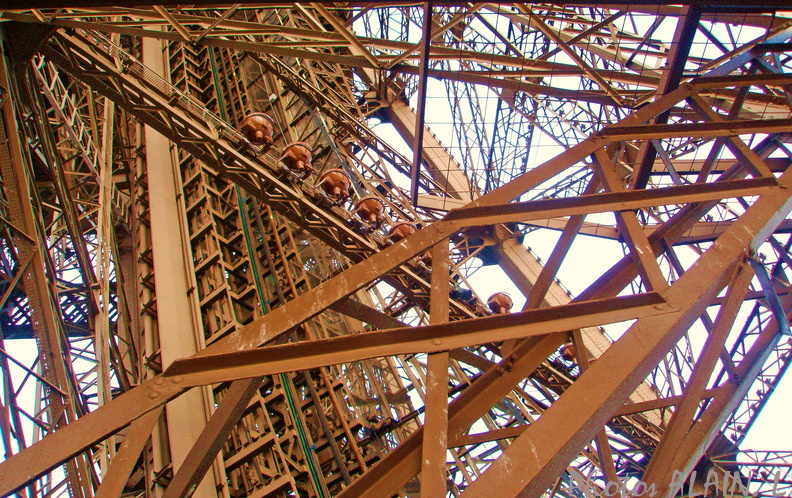 Paris - Tour Eiffel - Les poutres