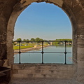 Avignon - Vue sous le pont.jpg