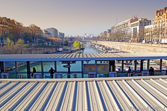 Paris - Canal St Martin - Port Bastille - Metro
