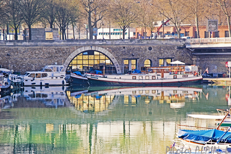 Paris - Canal St Martin - Port Bastille - Penichette
