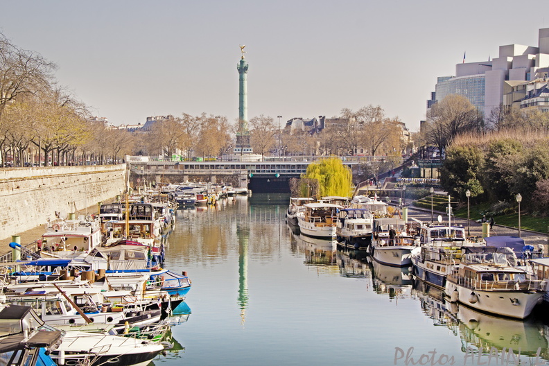 Paris - Canal St Martin - Port Bastille et le Genie