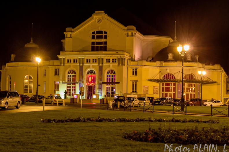 Cabourg - Casino la nuit.jpg