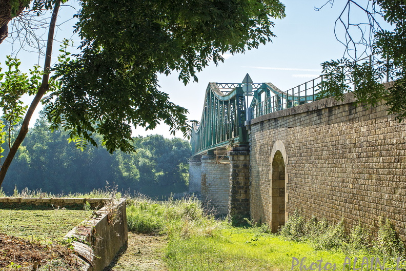 Aiguillon - Pont Saint Leger.jpg