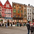Brugge - Grand Place - Restaurants encore.jpg